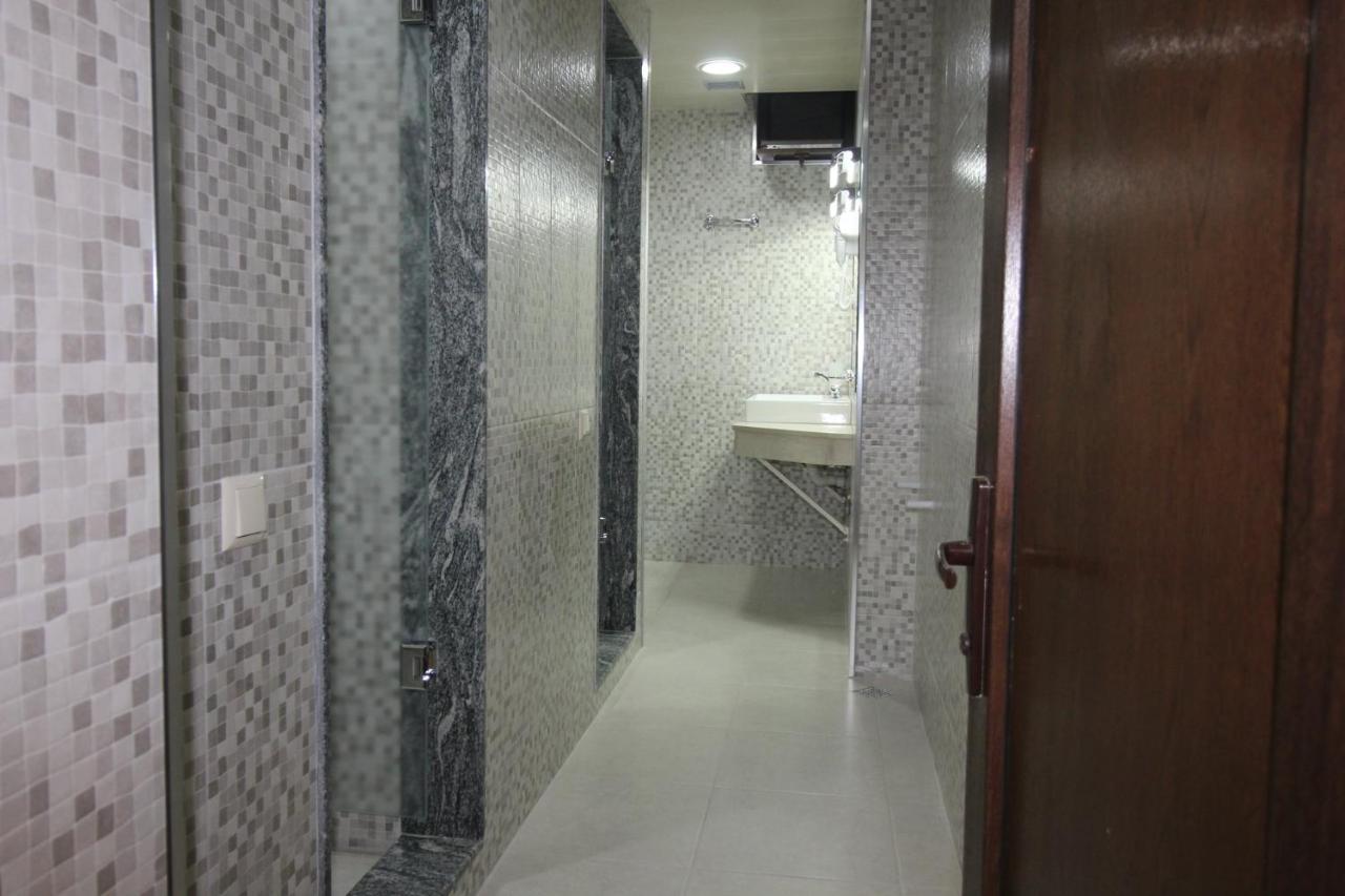 Hostel Jeal Батуми Екстериор снимка