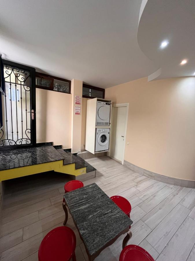 Hostel Jeal Батуми Екстериор снимка