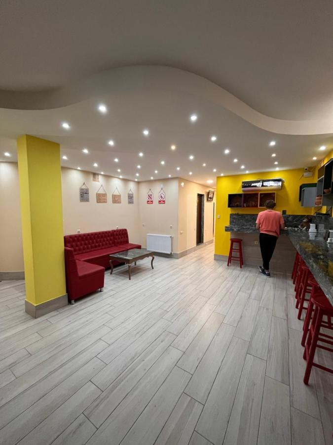 Hostel Jeal Батуми Екстериор снимка