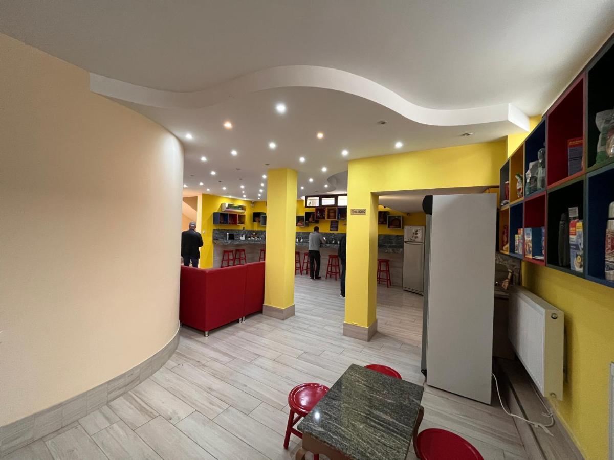 Hostel Jeal Батуми Екстериор снимка