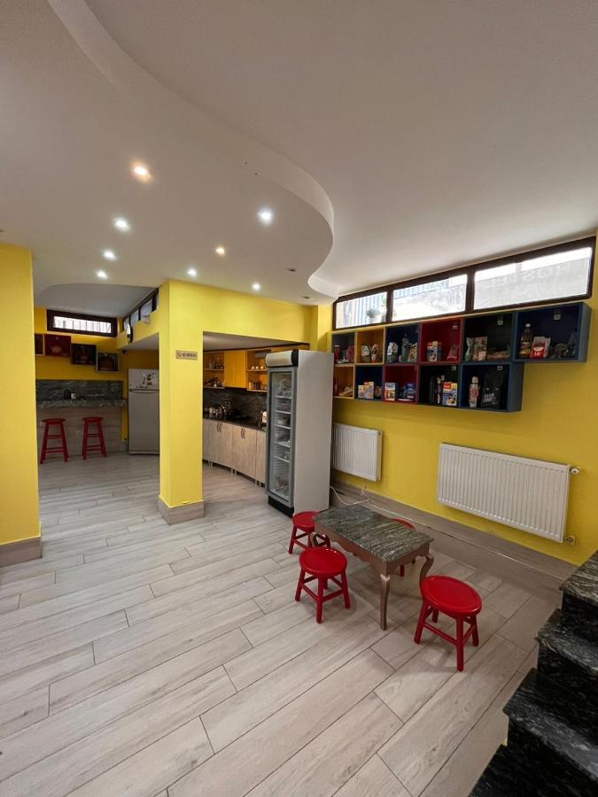 Hostel Jeal Батуми Екстериор снимка